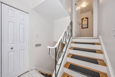 2092 St Laurent Boulevard • Ottawa, ON photo 6