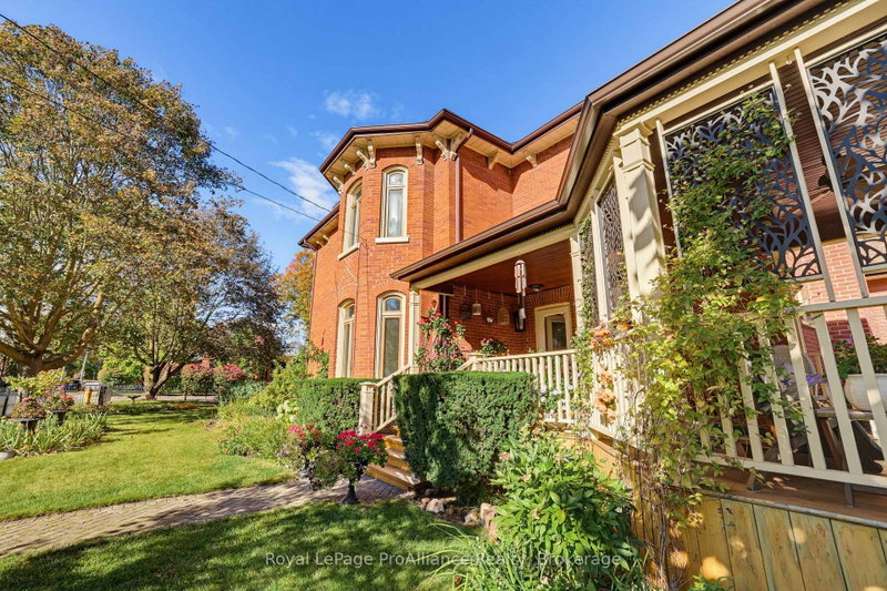 55 Queen St photo 4