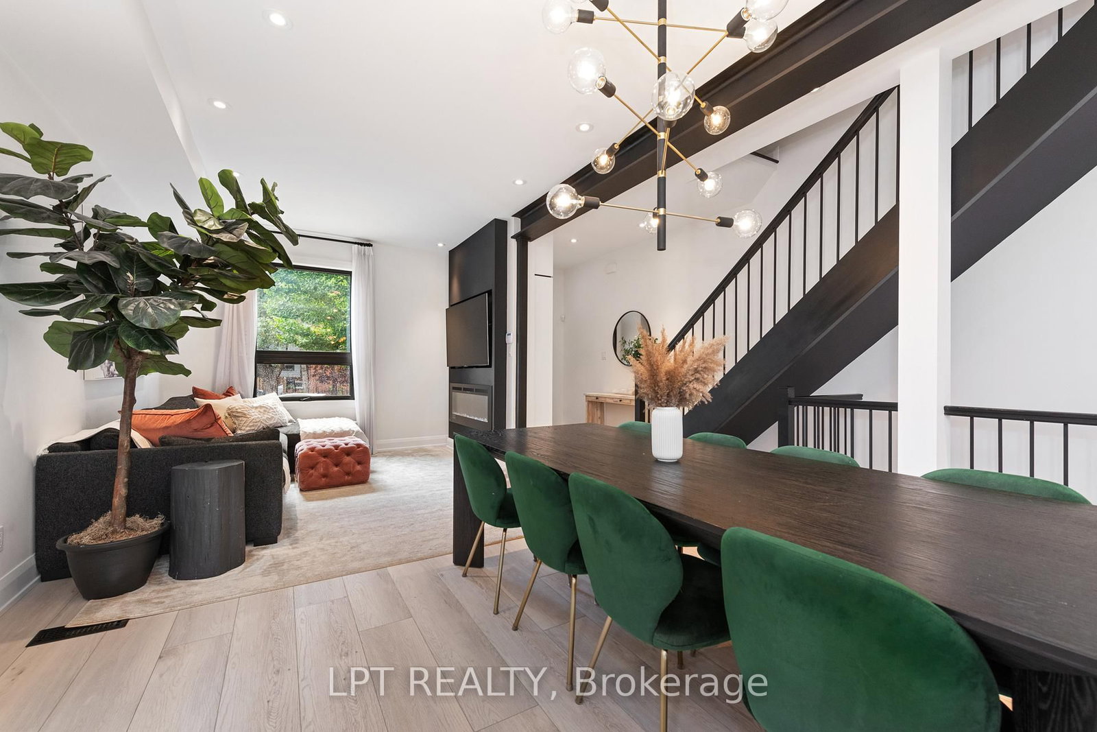 323 Booth St, Ottawa, view 12