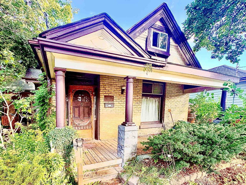 980 Lorne Ave photo 3