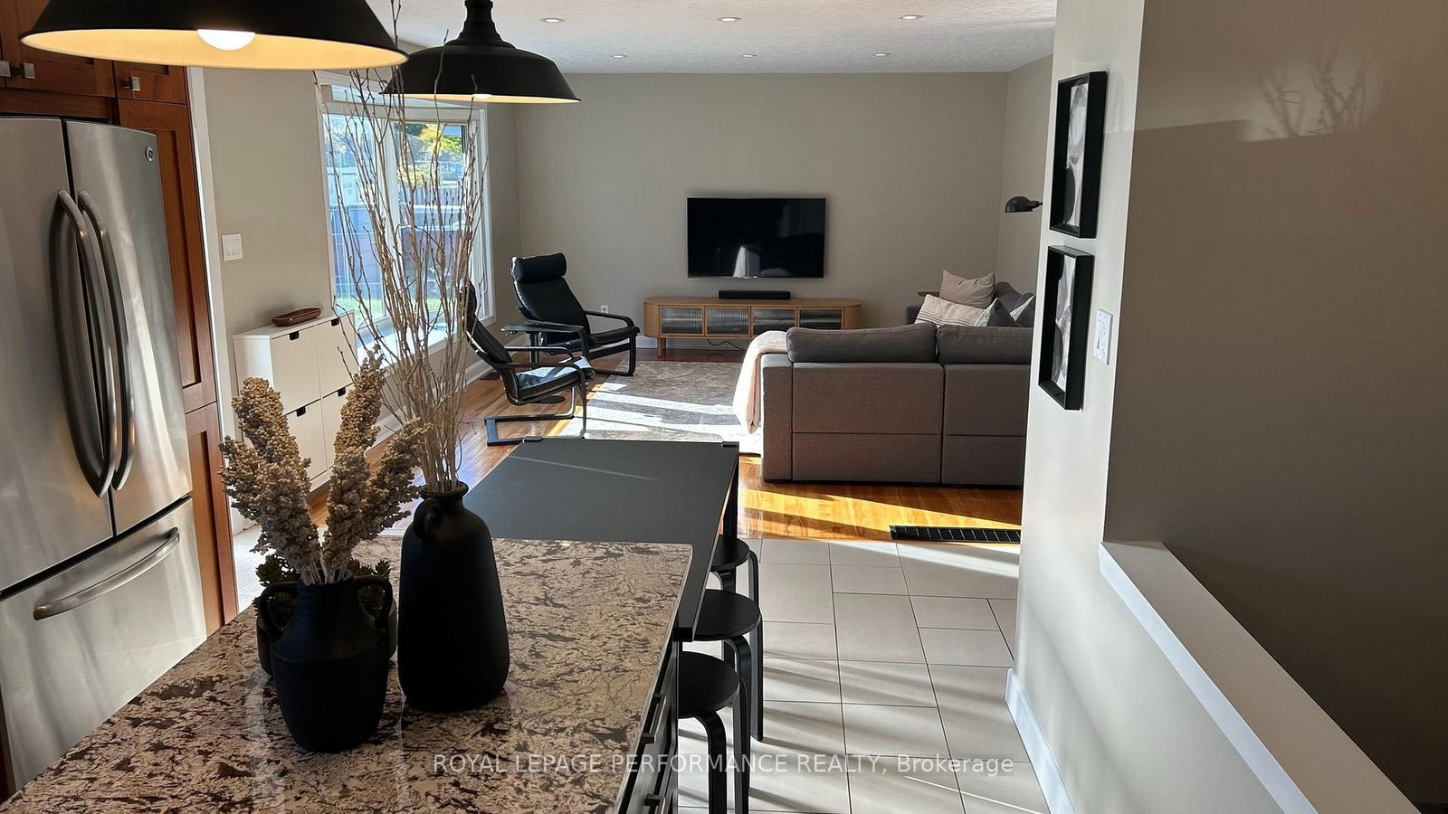 1321 Rustic Drive • Ottawa, ON photo 4