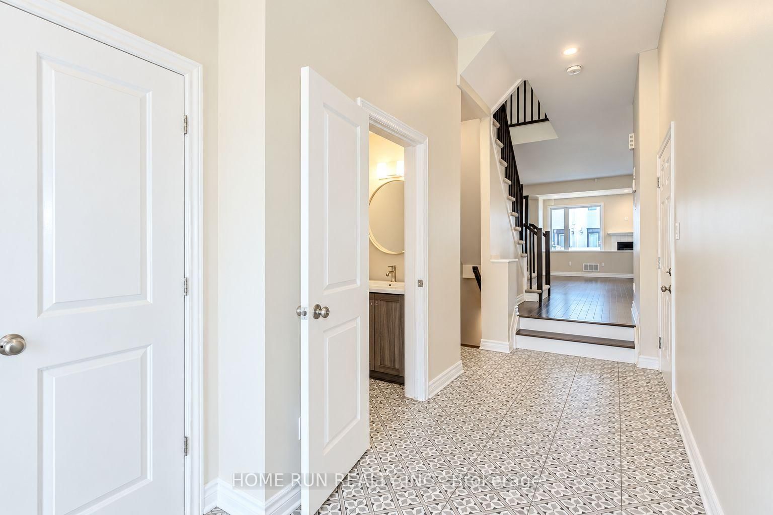 785 Cairn Crescent • Ottawa, ON photo 4