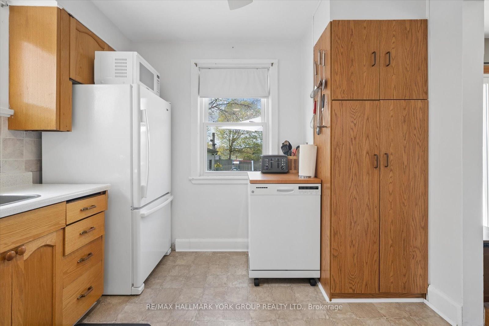 27 St Paul Street • Kawartha Lakes, ON photo 14