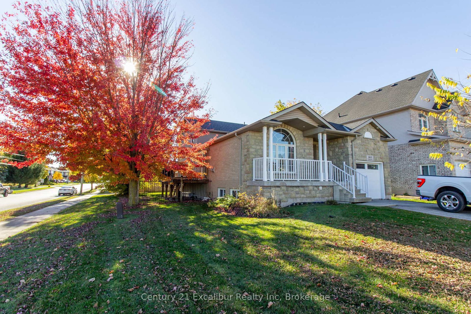 Detached House for sale at 900 Gzowski Street, Centre Wellington, Ontario, N1M 3V9 - Fergus - MLS: X14101494