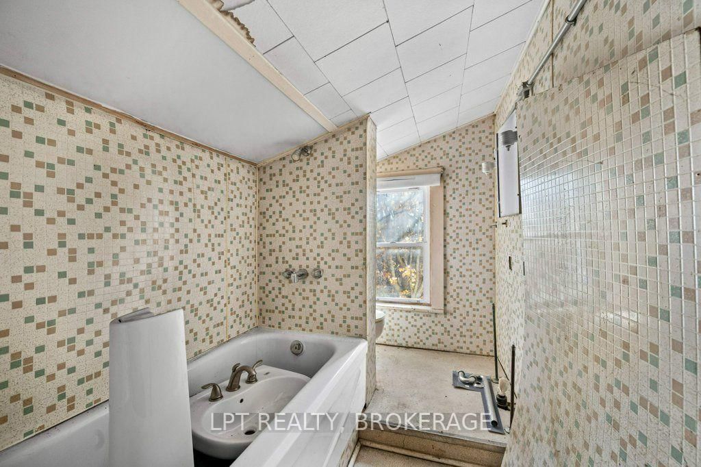 16 Westport Road • Godfrey, ON photo 29