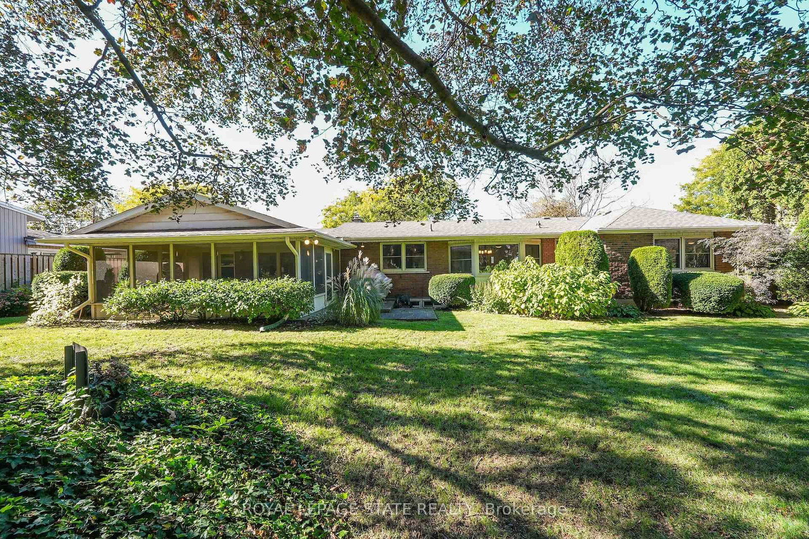 12 Baker Road N • Grimsby, ON photo 42