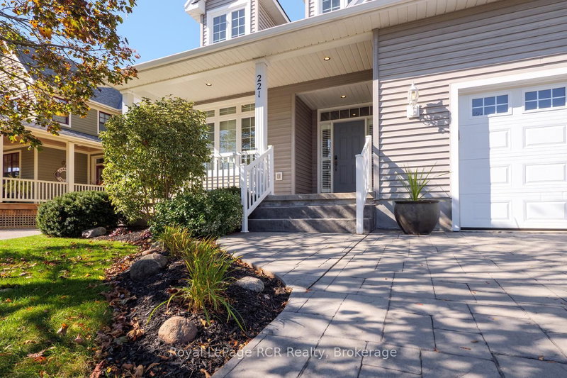 221 EMERALD DR Dr photo 2