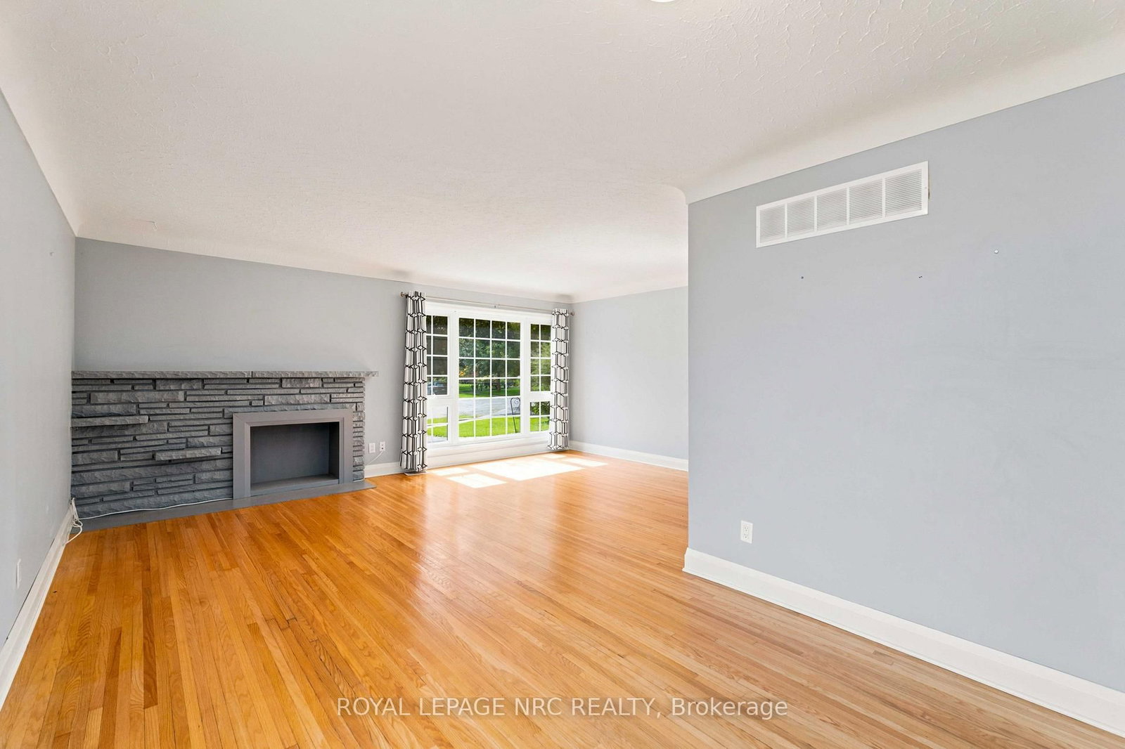 45 Woodcroft Crescent • Welland, ON photo 8