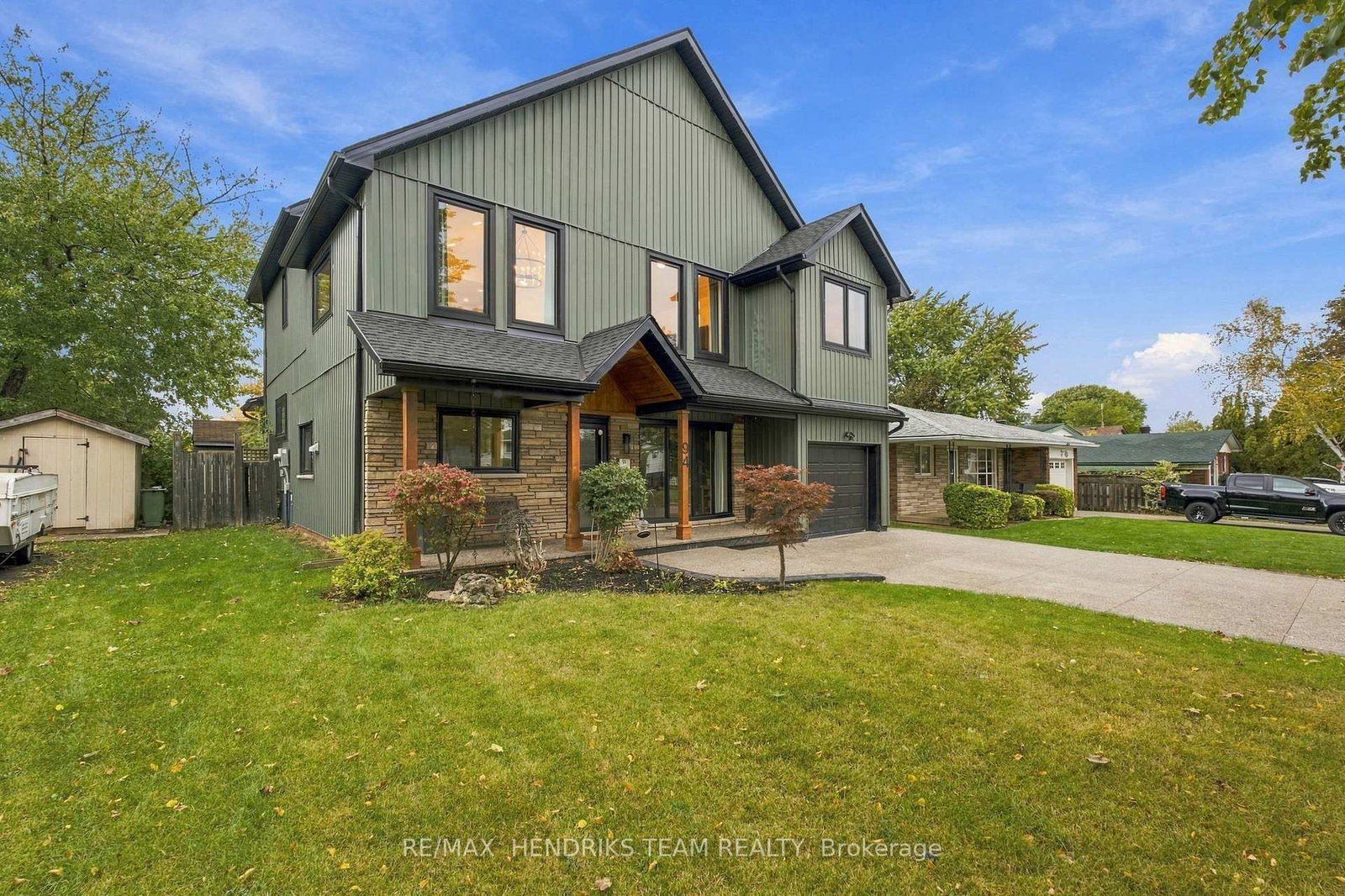 94 Bellingham Drive • Hamilton, ON photo 2