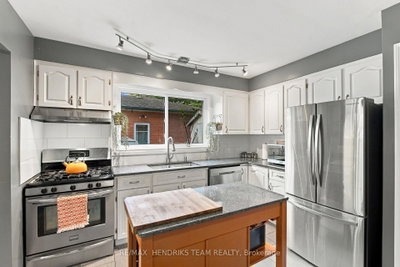 94 Bellingham Drive • Hamilton, ON photo 9