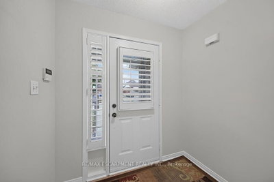 166 Toby Crescent • Hamilton, ON photo 2
