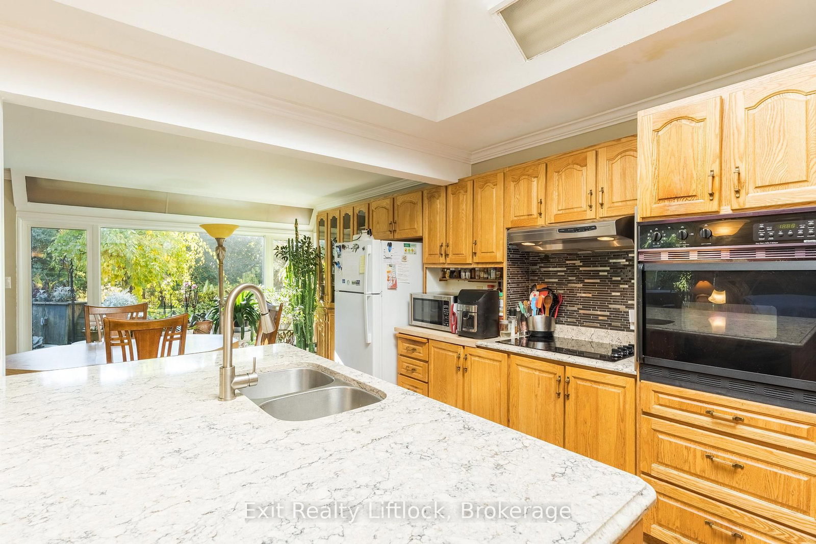 651 & 653 Cottesmore Avenue • Cobourg, ON photo 20