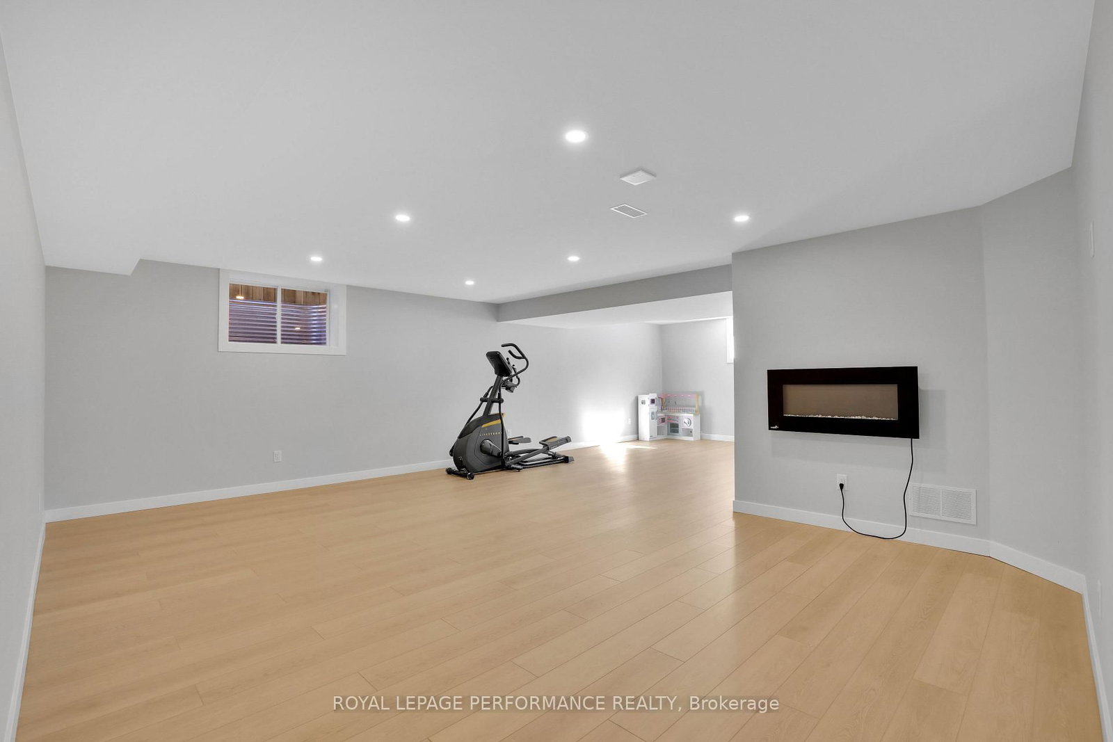 815 Slattery's Field Street • Ottawa, ON photo 38