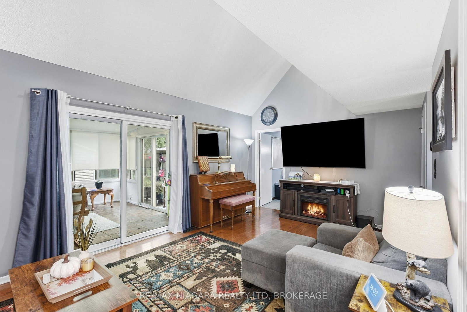 106 ST. AUGUSTINE Drive • St. Catharines, ON photo 6