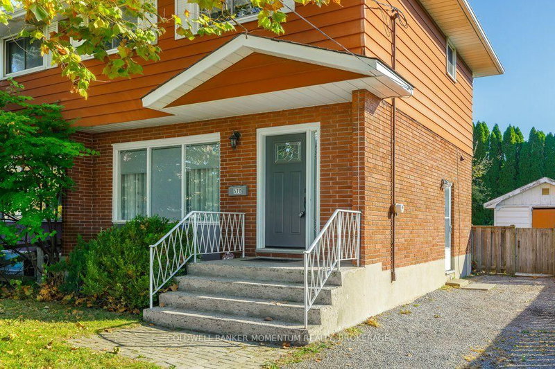 570 Lake St N photo 5