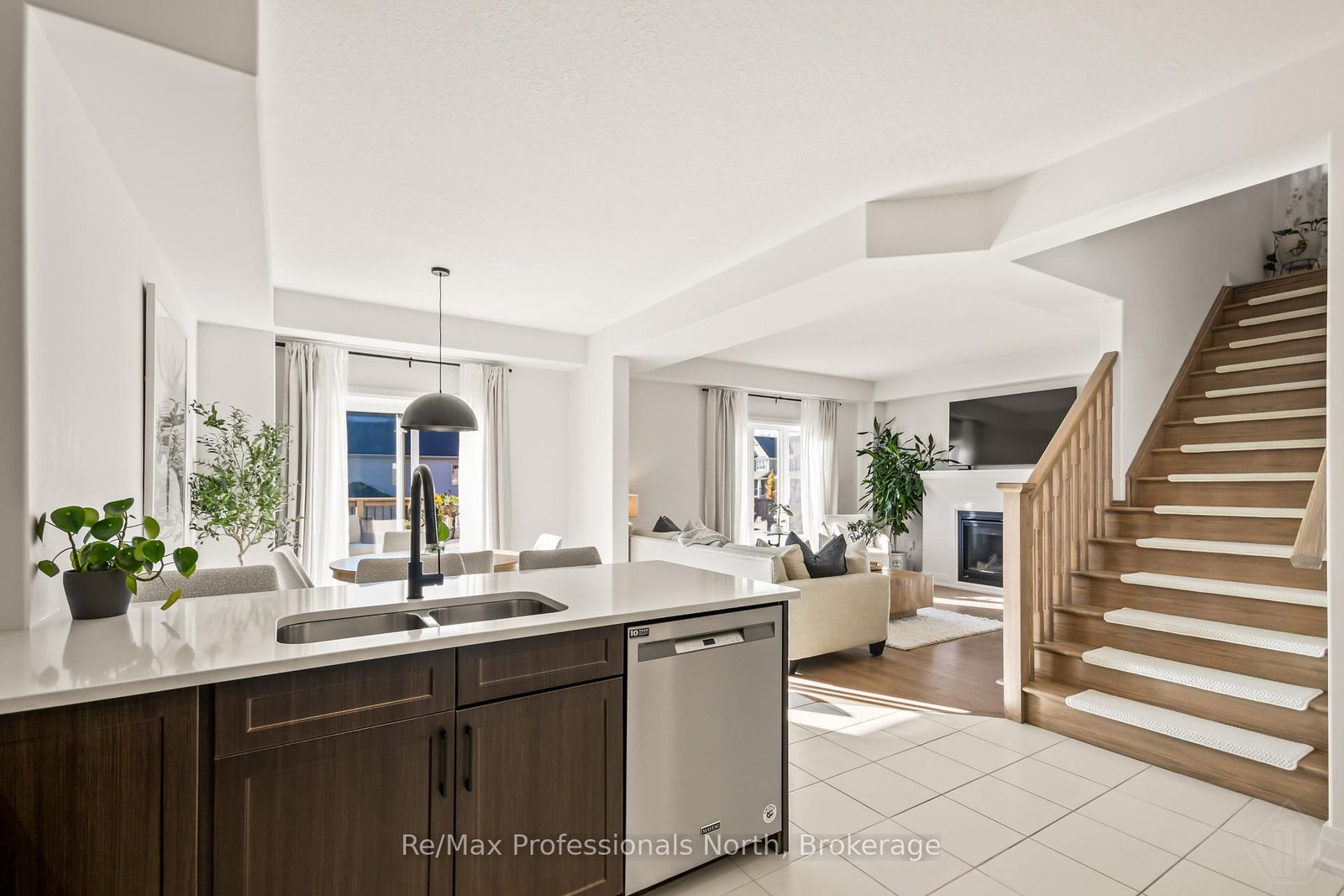 35 Woodstream Drive • Huntsville, ON photo 10