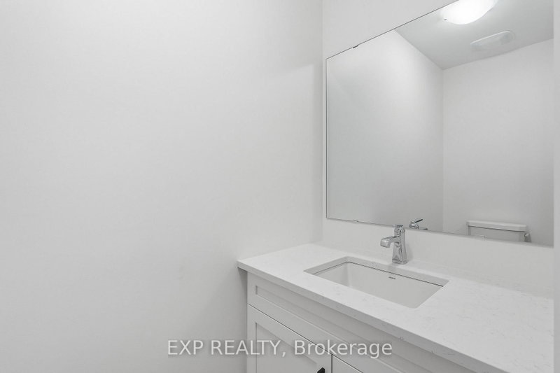 144 Elizabeth St photo 4