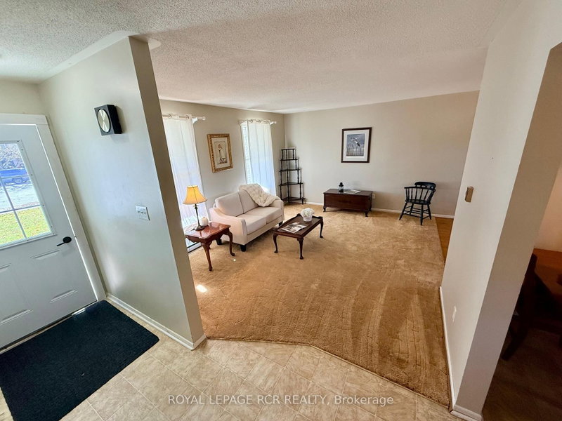 466 Sandhill Crt photo 5