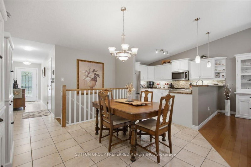 869 Whetherfield St photo 5