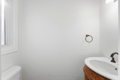 591 Eighth E • #13 • Hamilton, ON photo 4