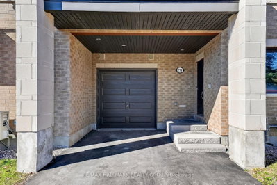 794 Cap Diamant Way • Ottawa, ON photo 2