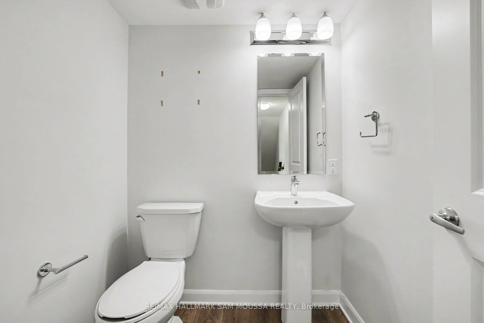 215 Eldorado Private • #A • Ottawa, ON photo 23