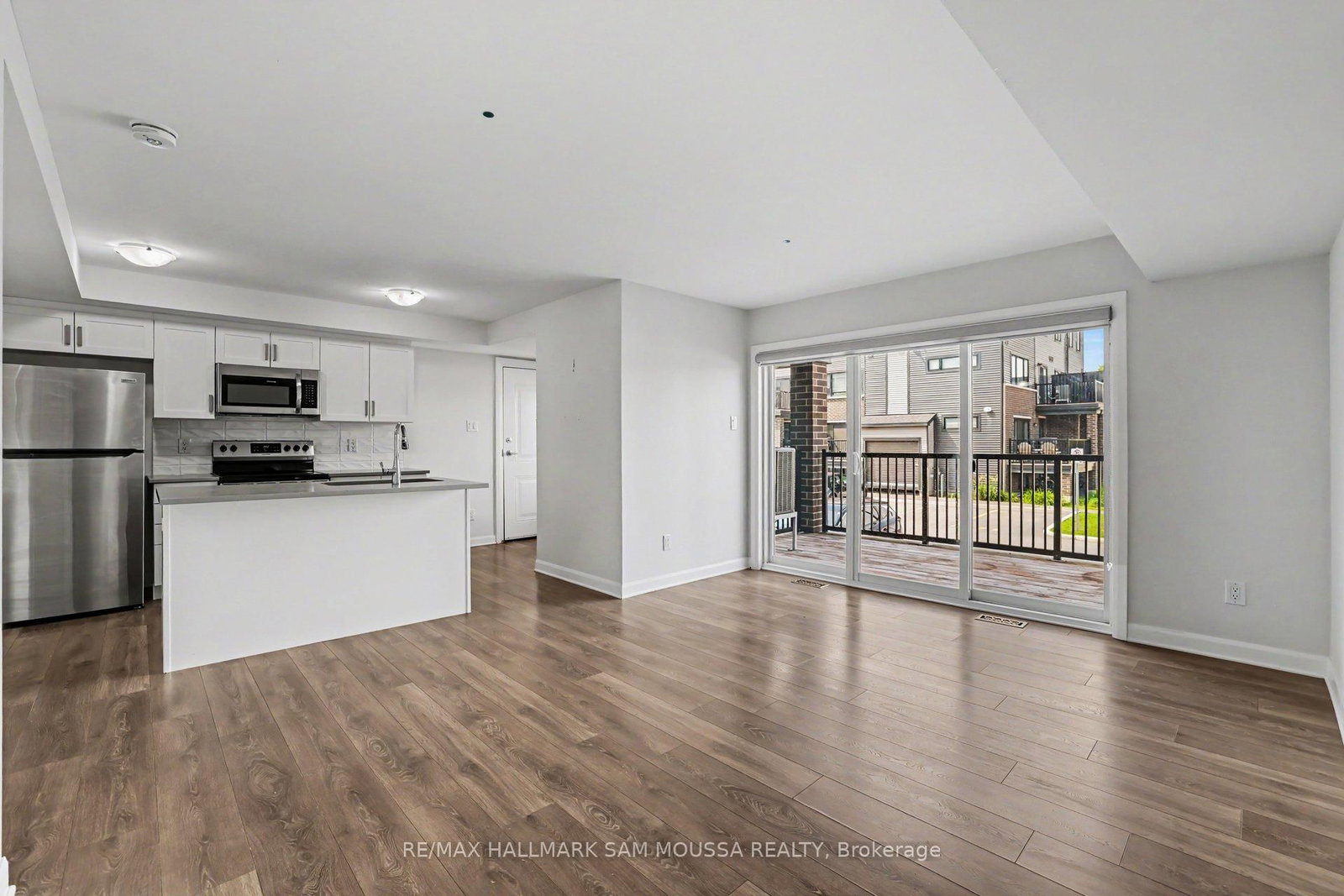 215 Eldorado Private • #A • Ottawa, ON photo 10