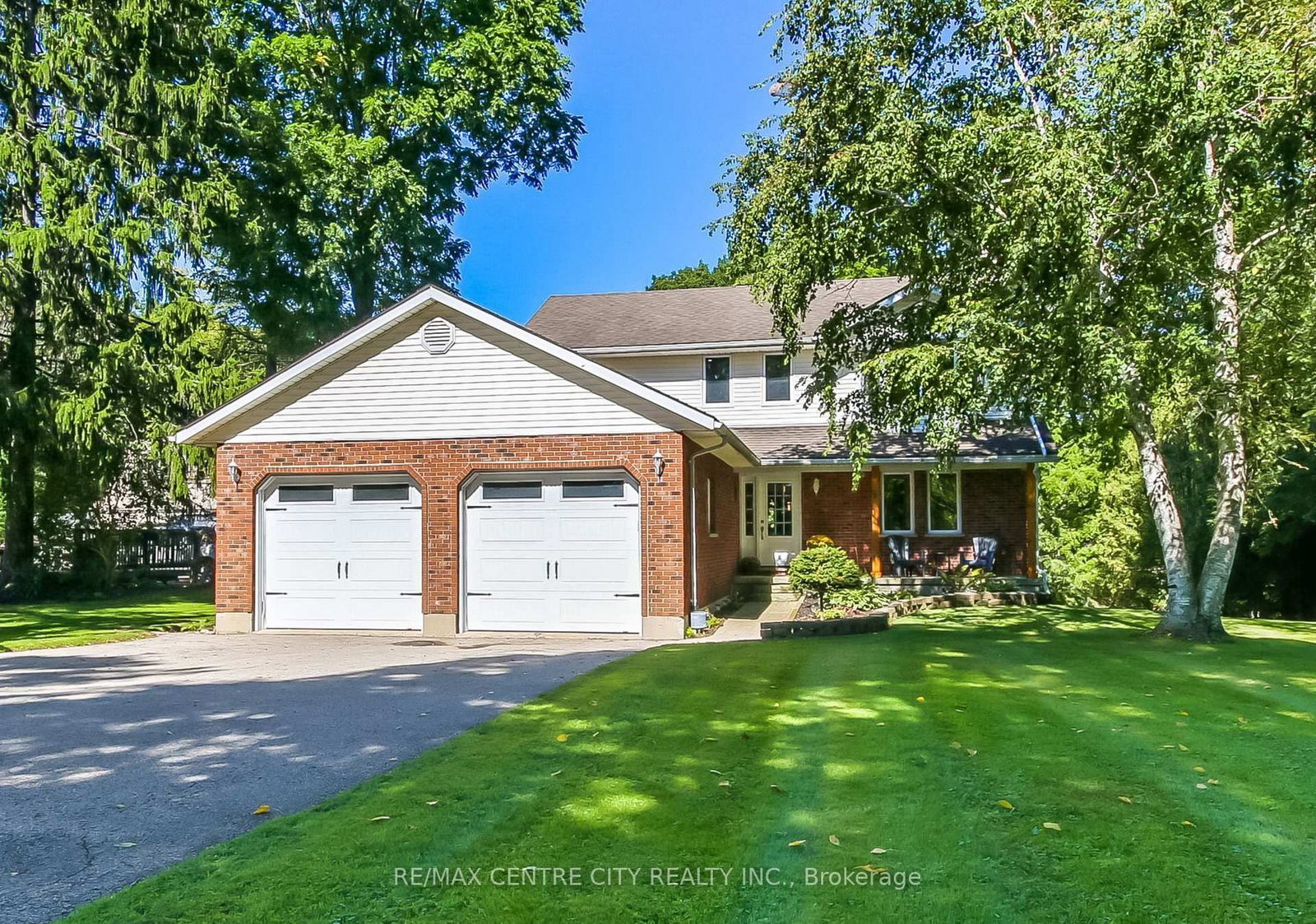 37450 Lake Line • Southwold, ON photo 1