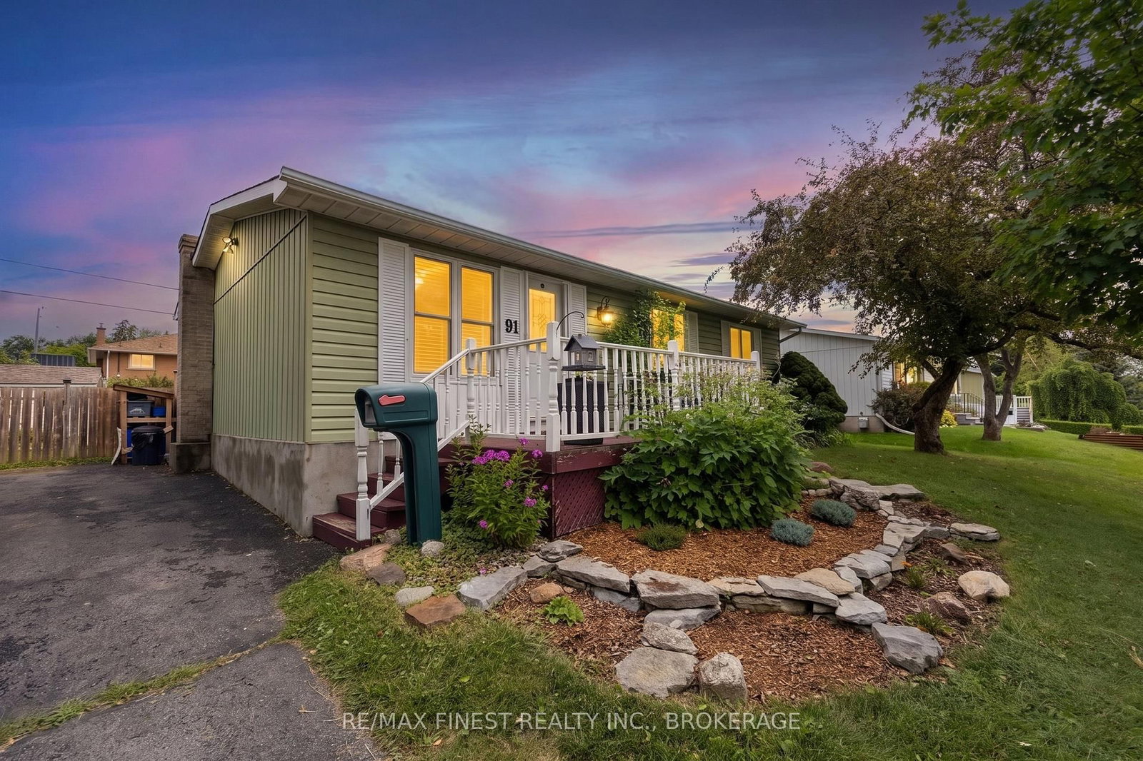 Detached House for sale at 91 Cambridge Crescent, Loyalist, Ontario, K7N 1R4 - Amherstview - MLS: X14112092
