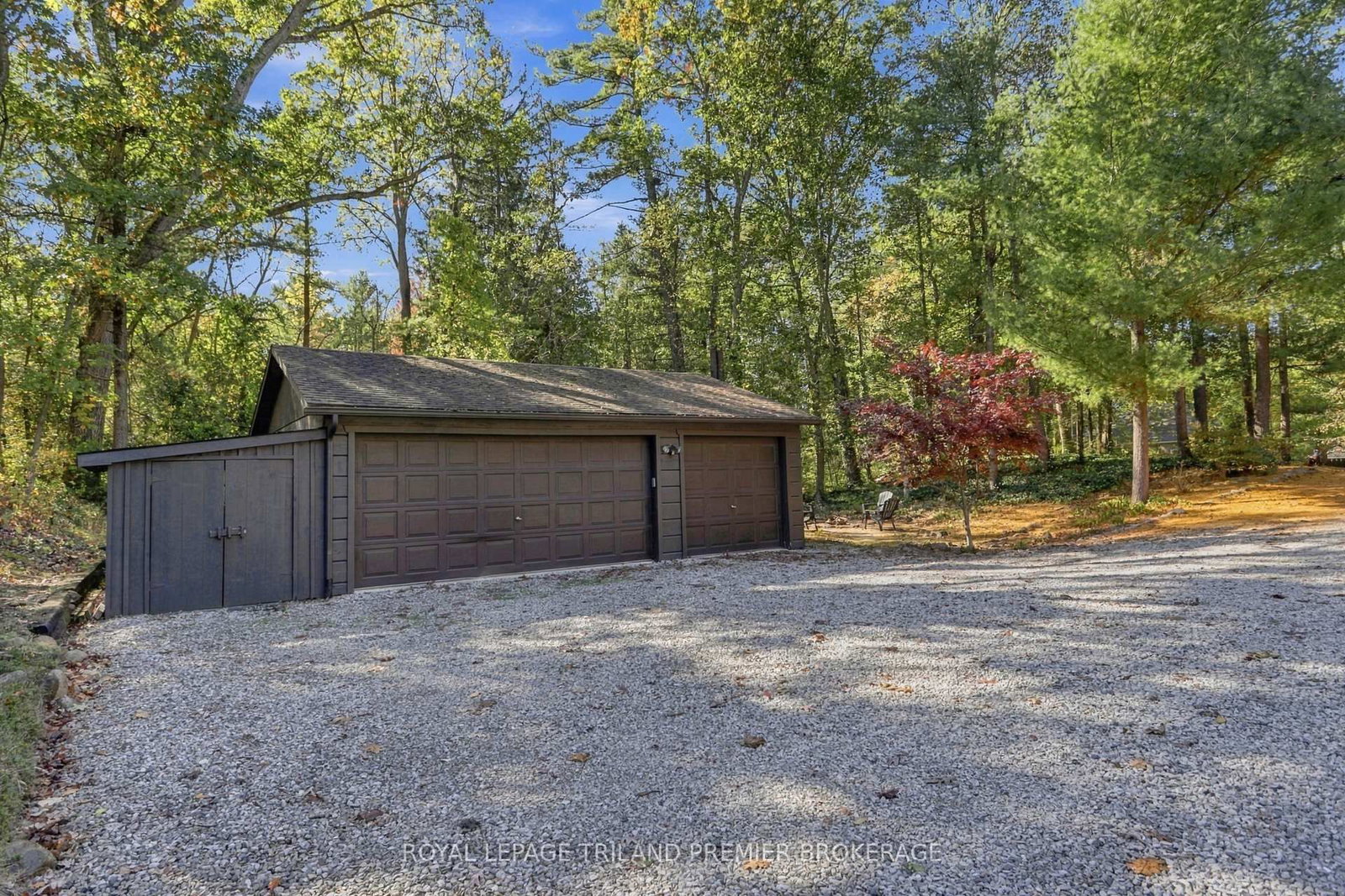 9936 ONTARIO Street • Lambton Shores, ON photo 46