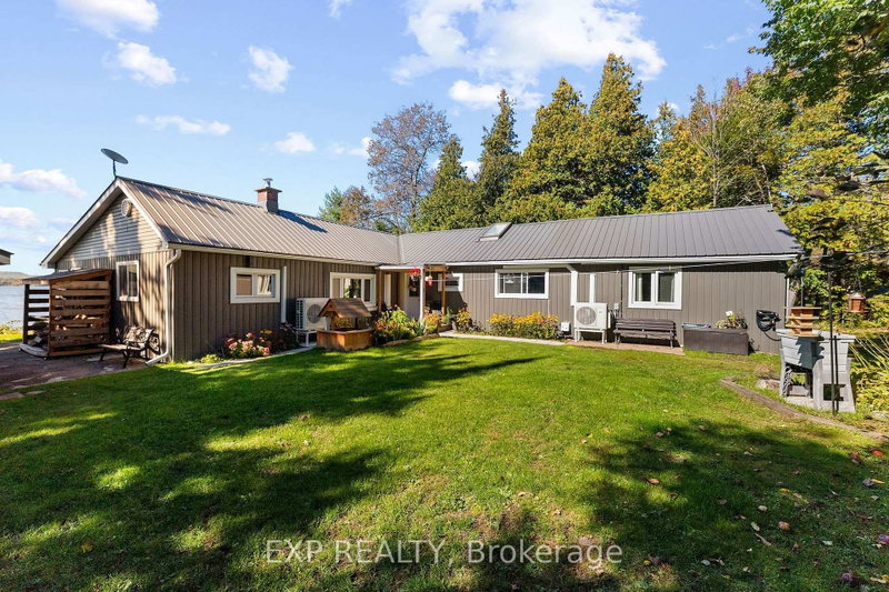 42195 Combermere Rd photo 1