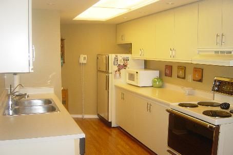 109 - 1 Heritage Way, Kawartha Lakes, K9V5P5 | Image 2