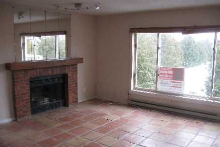 109 - 23 Dawson Dr, Collingwood, L9Y5B4 | Image 3