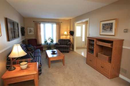 153 Ferndale Dr S, Barrie, L4N6X9 | Image 2