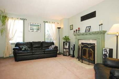 6 Greenwood Cres, Kawartha Lakes - Rural Eldon image-0-3