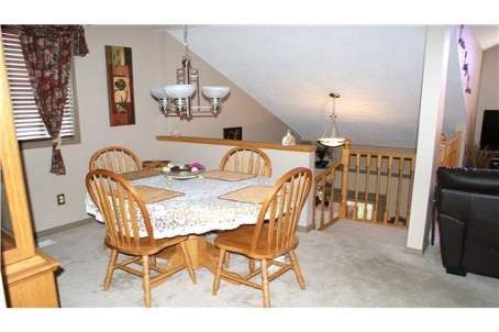 562 Erinbrook Dr, Kitchener, N2E3M8 | Image 3