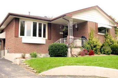 Detached House sold at 44 Cynthia Court, Barrie, Ontario, L4M2X4 - Wellington - MLS: X2018957