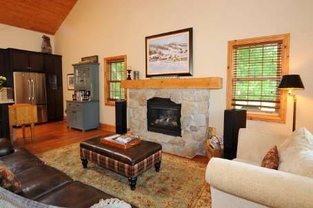 125 Craigmore Cres, Blue Mountains, L9Y0N6 | Image 2