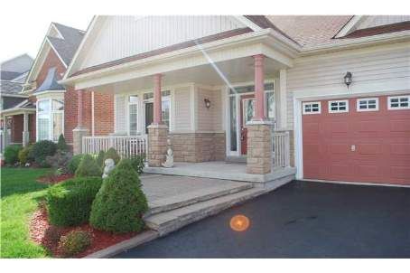 26 Regalia Way, Barrie, L4M7H7 | Image 2