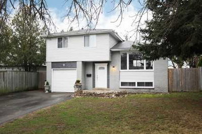 Detached House sold at 9 Baker Crescent, Barrie, Ontario, L4M3J4 - Cundles East - MLS: X2615270