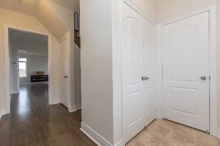 76 Forsyth Cres, Barrie, L4N6R1 | Image 2