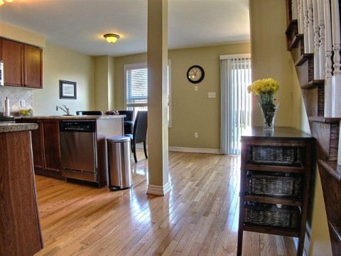 134 Dean Ave, Barrie, L4N0V6 | Image 2