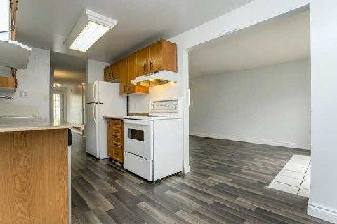 56 Shakespeare Cres, Barrie, L4N 6C1 | Image 3