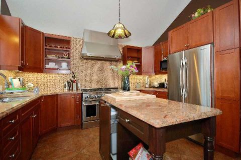 151 Peller Crt, Kawartha Lakes, K0M 1A0 | Image 2