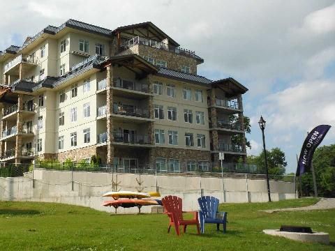 604 - 80 Orchard Point Rd, Orillia, L3V 1C6 | Image 2