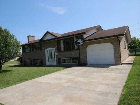 106 Lewis St, Welland, L3B4V7 | Image 3