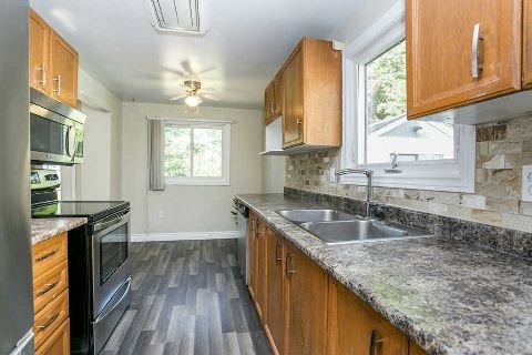 56 Shakespeare Cres, Barrie, L4N6C2 | Image 2