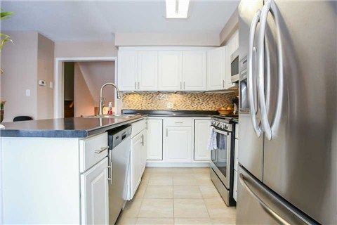 273 Ferndale Dr S, Barrie, L4N 8K1 | Image 3