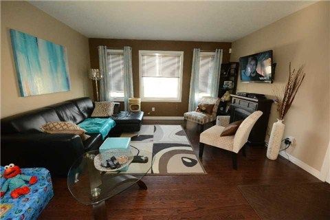 928 Dunblane Crt, Kitchener, N2R 1W9 | Image 2