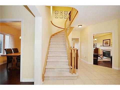 15 Surrey Dr, Barrie, L4M 0C5 | Image 2